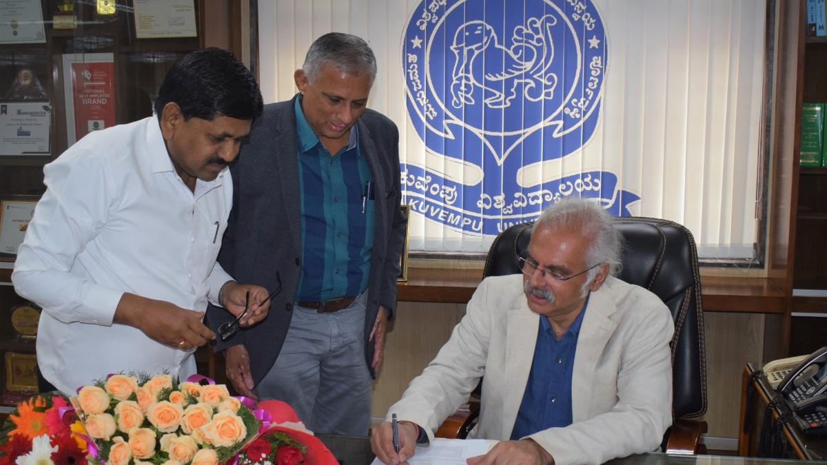 Sharath Ananthamurthy takes charge as VC of Kuvempu University