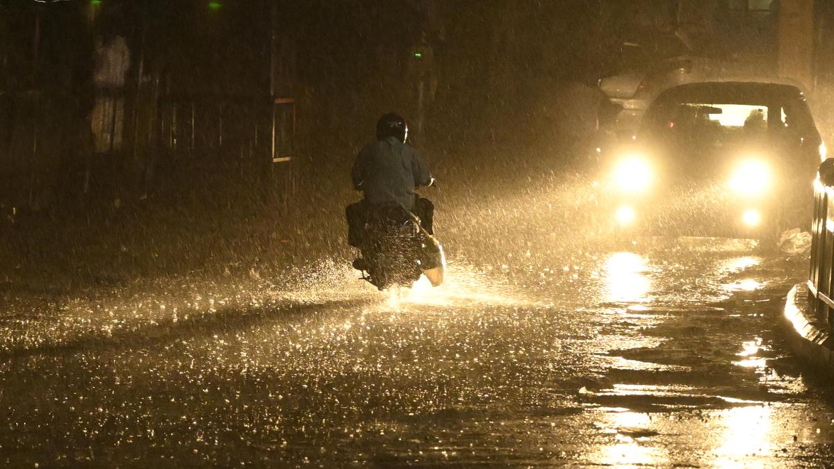 Sudden evening downpour catches Hyderabad commuters off guard