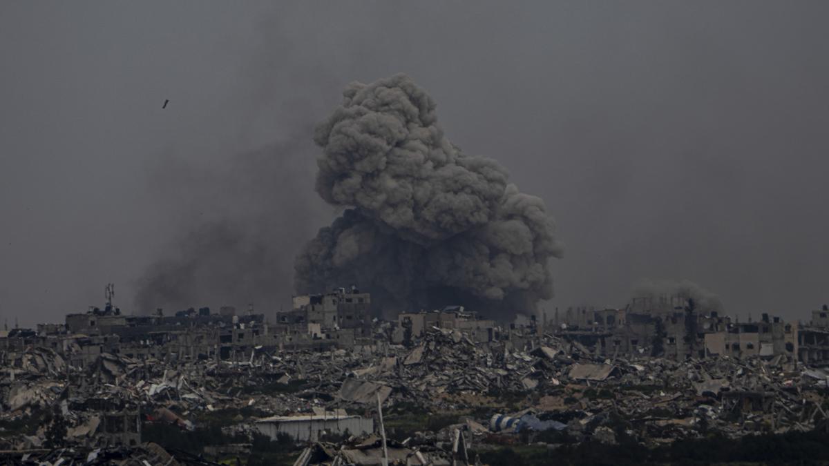 Israel launches another raid on Gaza's main hospital, charging that Hamas has regrouped there