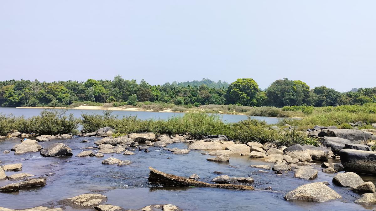 Residents of villages on banks of Tunga river in Karnataka oppose multi-crore water supply scheme