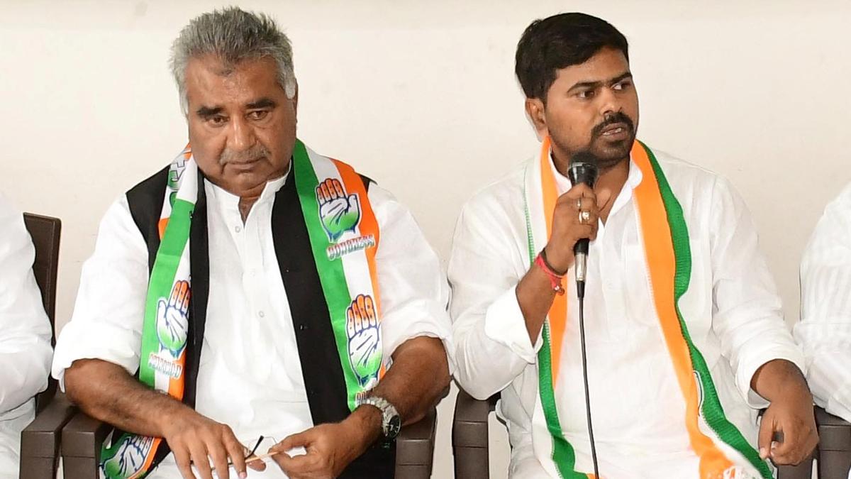 Vishwanath Patil Hebbal quits BJP, joins Congress