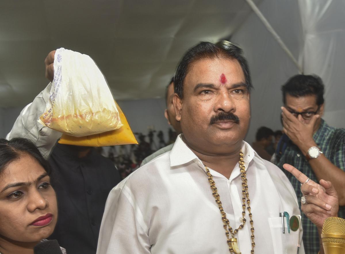 thehindu.com - Court allows police interrogation of Shiv Sena MLA Sanjay Gaikwad over threat to publisher