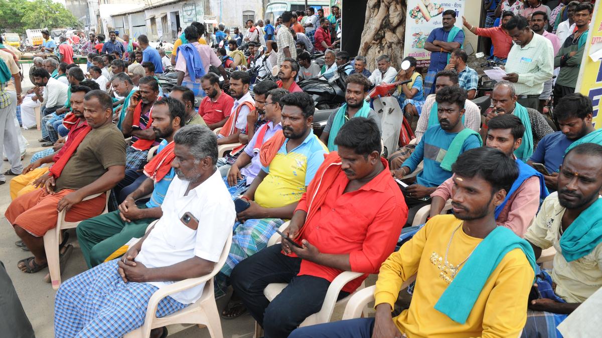Loadmen begin seven-day strike seeking wage revision in Erode