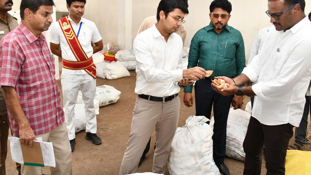 Collectors inspect Anamalai, Dharapuram taluks under “Ungalai Thedi Ungal Ooril”scheme