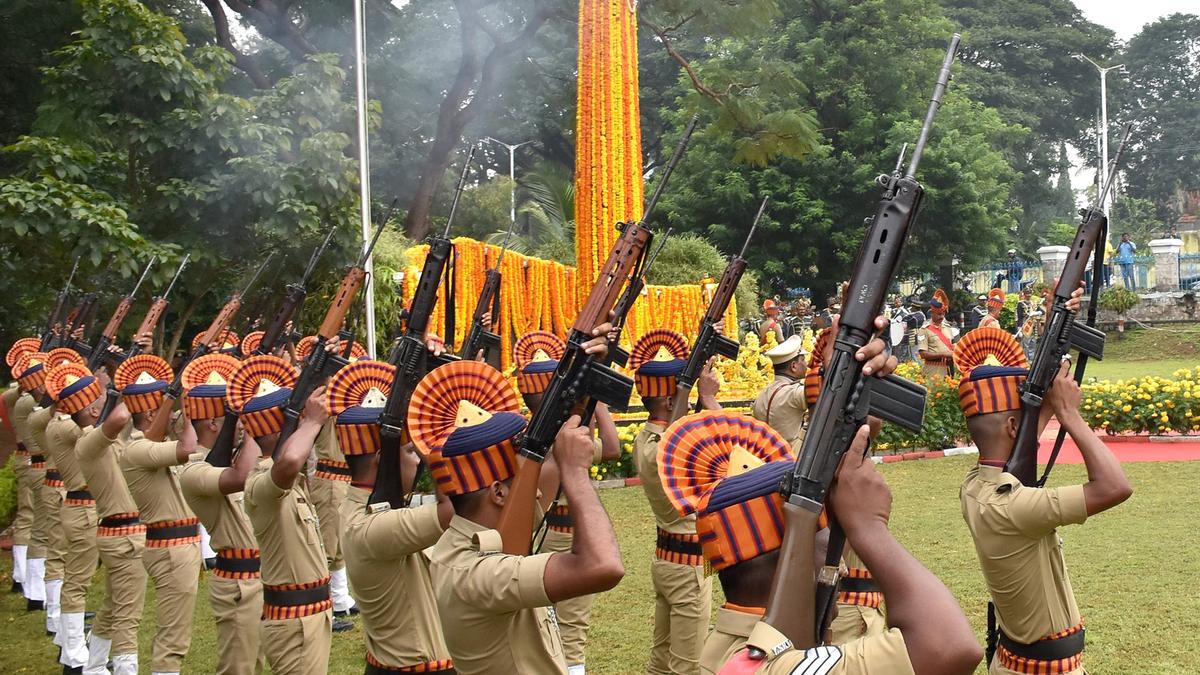 Police Martyrs’ Day observed in Mysuru and Mandya