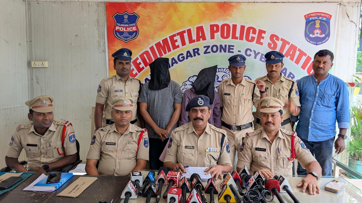Two pseudo naxals held in Hyderabad extortion plot