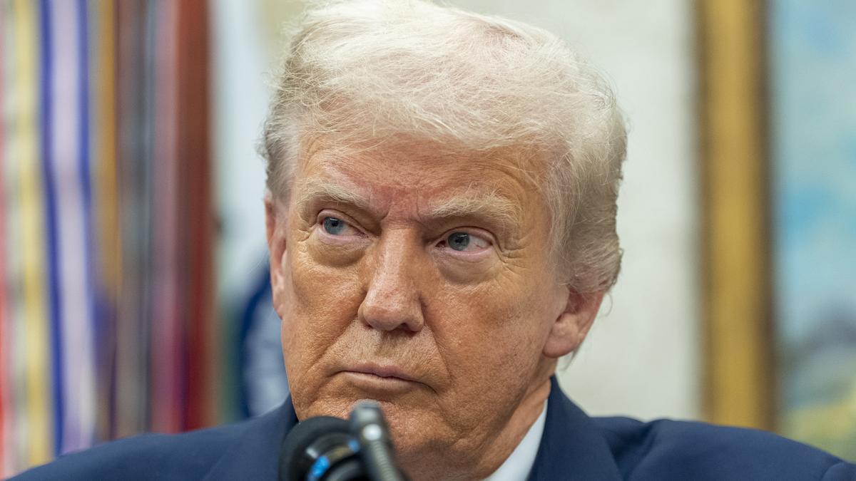 Trump’s broad tariffs go into effect, hit goods from major U.S. trading partners