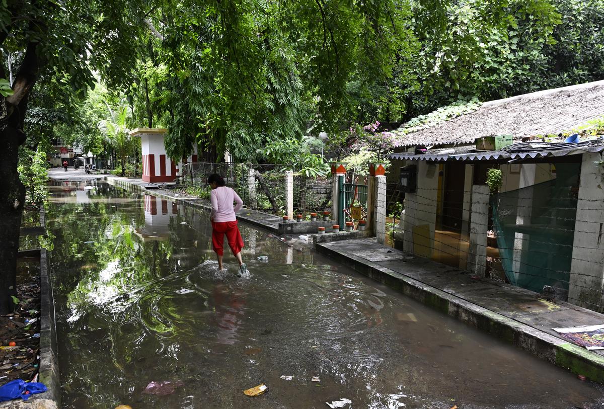 Waterlogging in the basement made residents stuck in their homes after the rain at Silk Board quarters in Bengaluru.