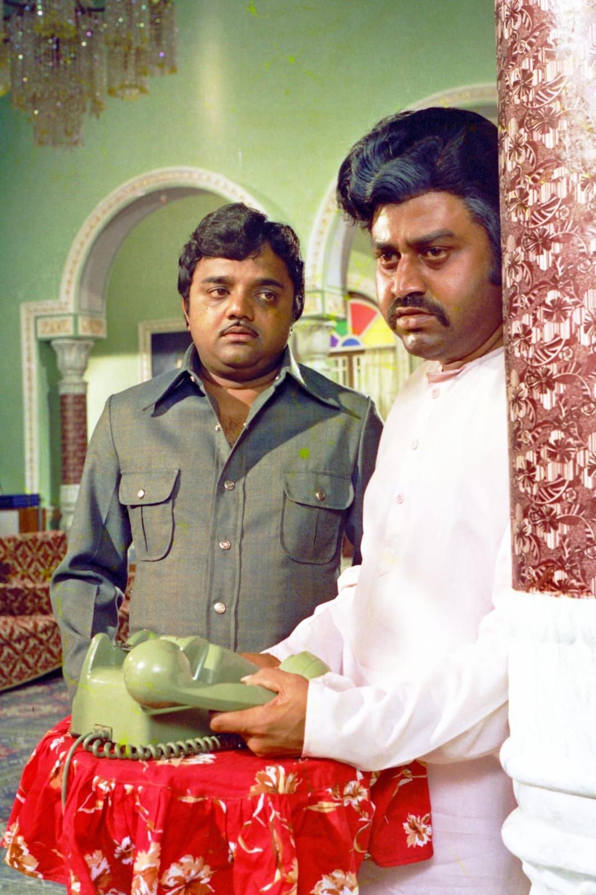 A still from the film Adhrushtavanta