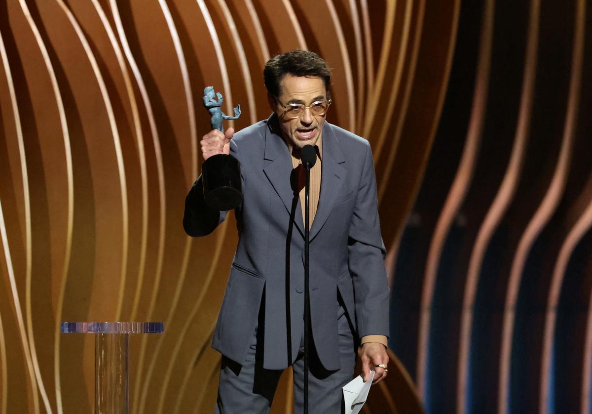 Robert Downey, Jr. receives the Outstanding Performance by a Male Actor in a Supporting Role award for âOppenheimerâ during the 30th Screen Actors Guild Awards, in Los Angeles, California, U.S., February 24, 2024.