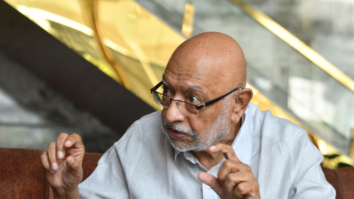 Director Govind Nihalani’s tribute to cinematographer VK Murthy