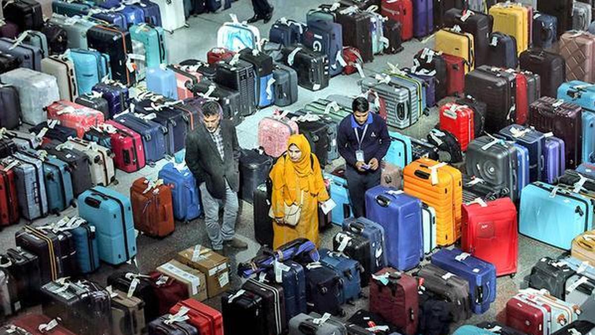 Morning Digest: DGCA gives IndiGo ‘final 24-hour extension’ to respond to notice; Gita chanting event in Kolkata becomes political showcase for BJP, and more