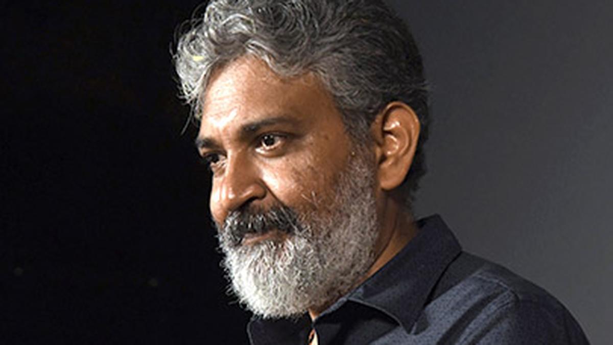 SS Rajamouli confronts fan during funeral of veteran actor Kota Srinivasa Rao, Tollywood pays final respects