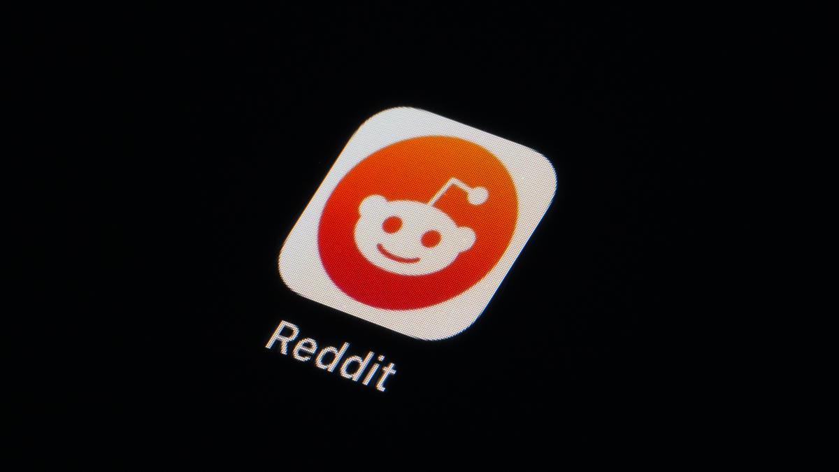 Explained Thousands of Reddit communities go dark to boycott third-party app charges