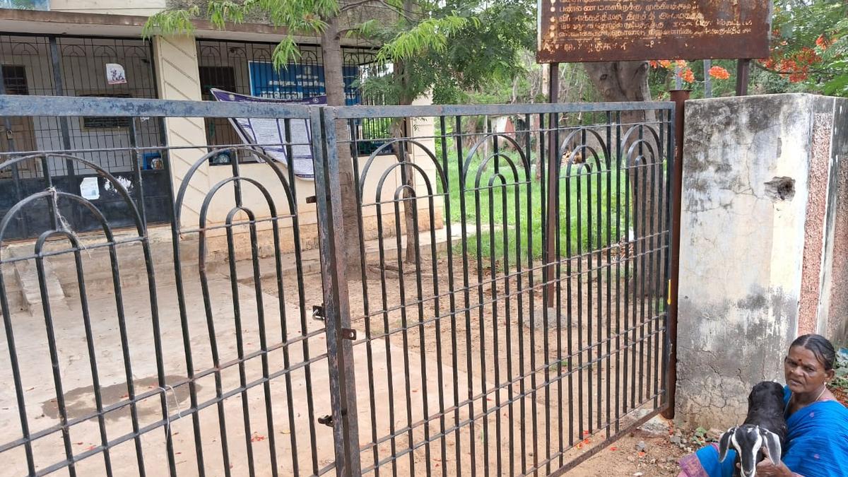 ‘Othakadai veterinary hospital remains closed even during working hours’