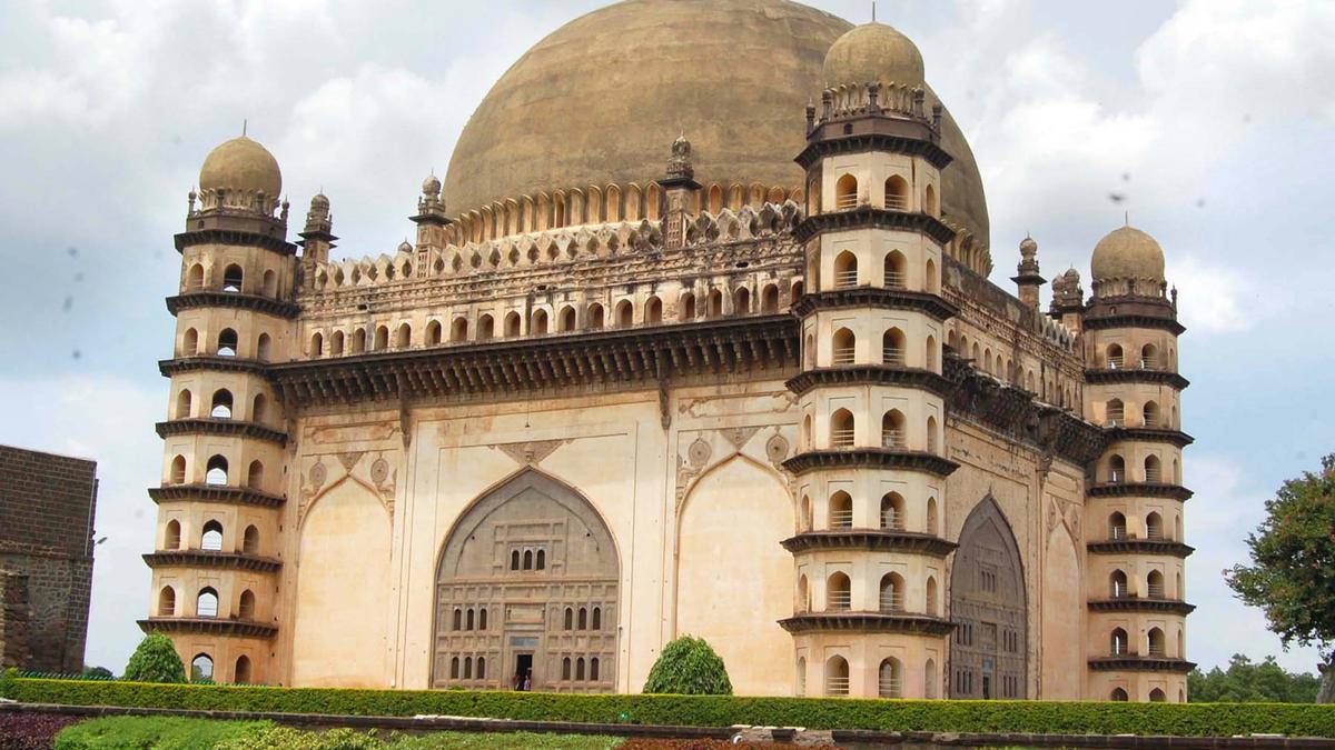 Hoax bomb scare at Gol Gumbaz