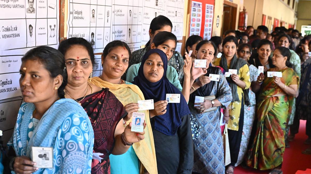 Central Chennai witnesses brisk polling amid long queues
