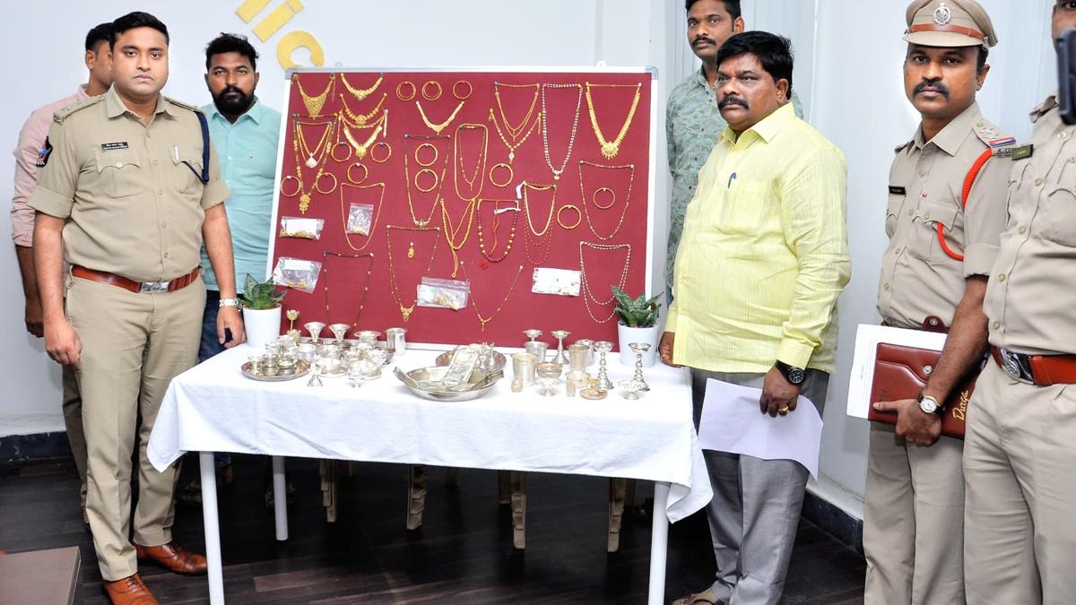 Three-member gang involved in thefts and burglaries held in Annamayya district