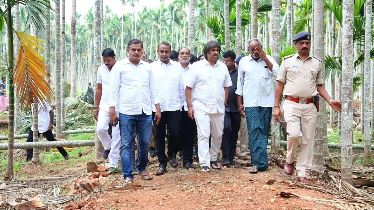 Madhu Bangarappa visits villages affected by high-speed wind and rainfall