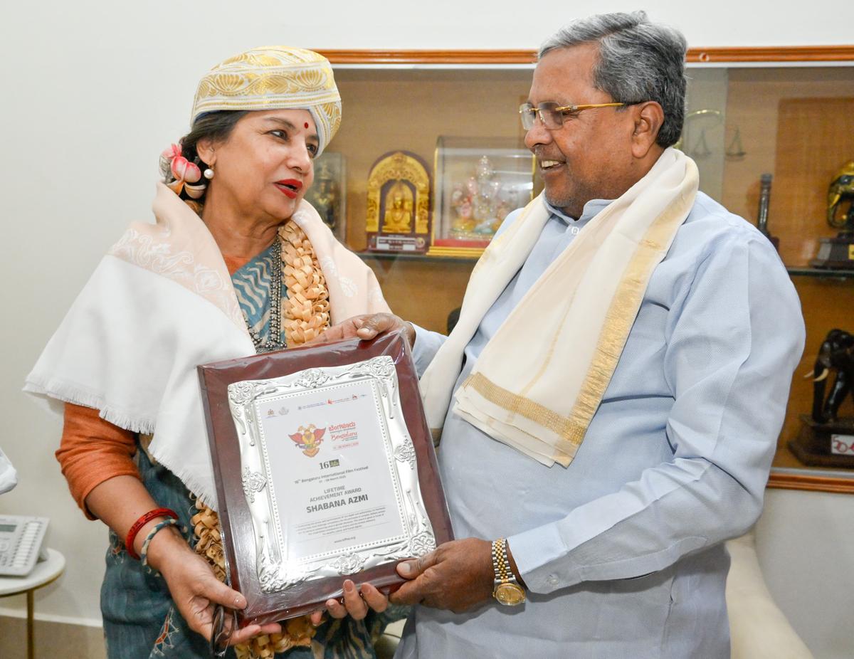 Actor Shabana Azmi received a lifetime achievement award from Chief Minister Siddaramaiah at his house.