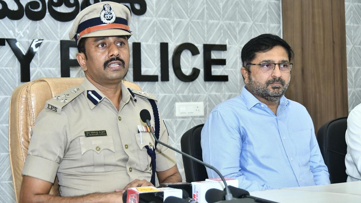 Police, doctors lay emphasis on helmet use for road safety