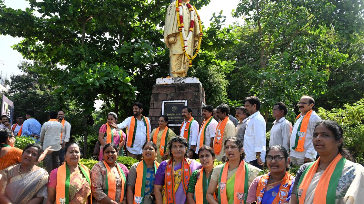 BJP leaders pay tribute to Sardar Patel on 150th birth anniversary
