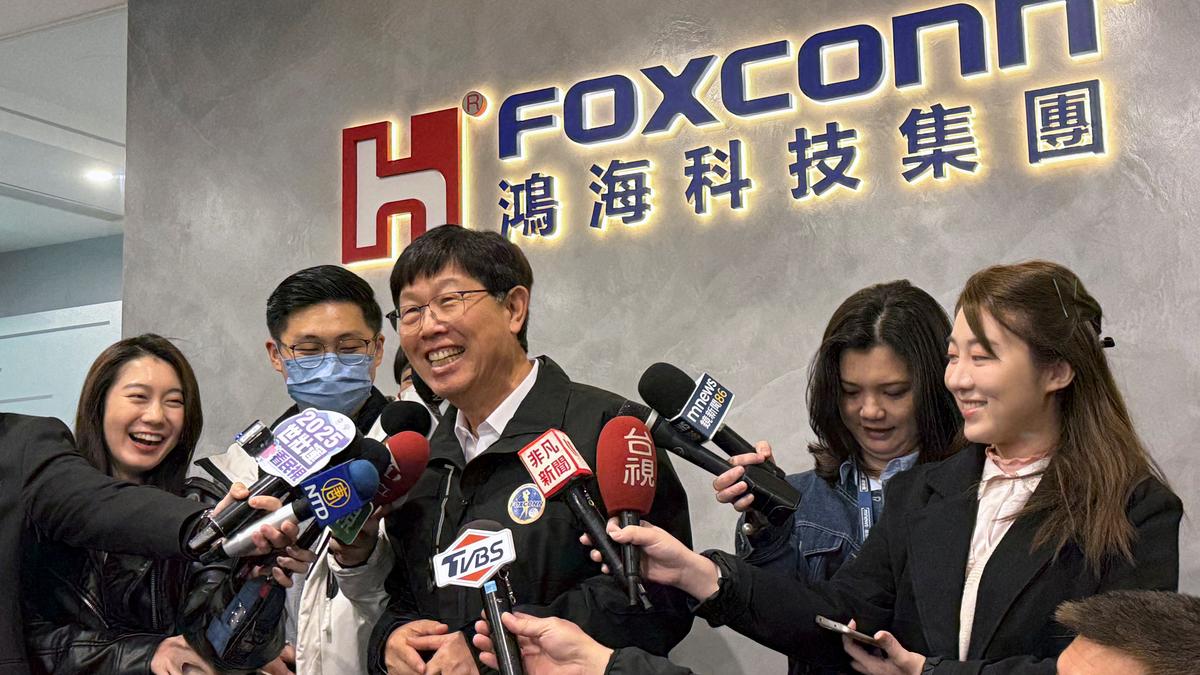 Foxconn Unveils “FoxBrain” AI Model, its first large language model