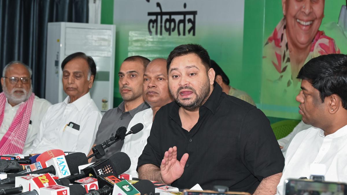 Tejashwi Yadav accuses ECI of forgery in the name of SIR