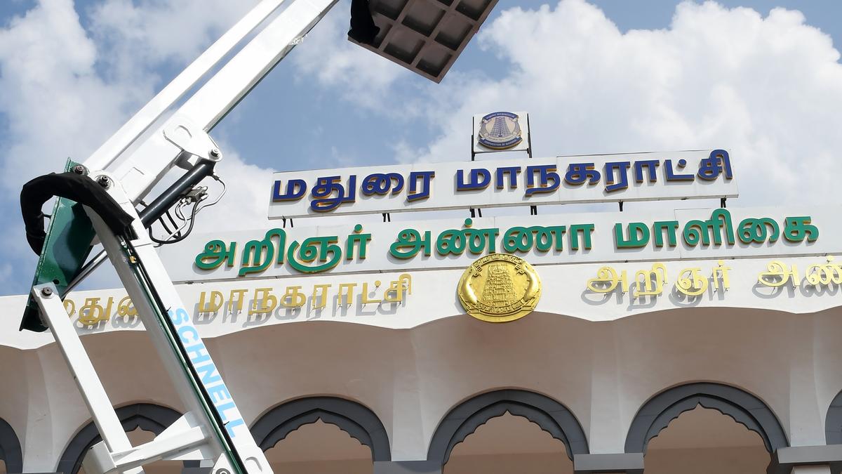 Madurai Corporation gets a sky lift to maintain its streetlights The