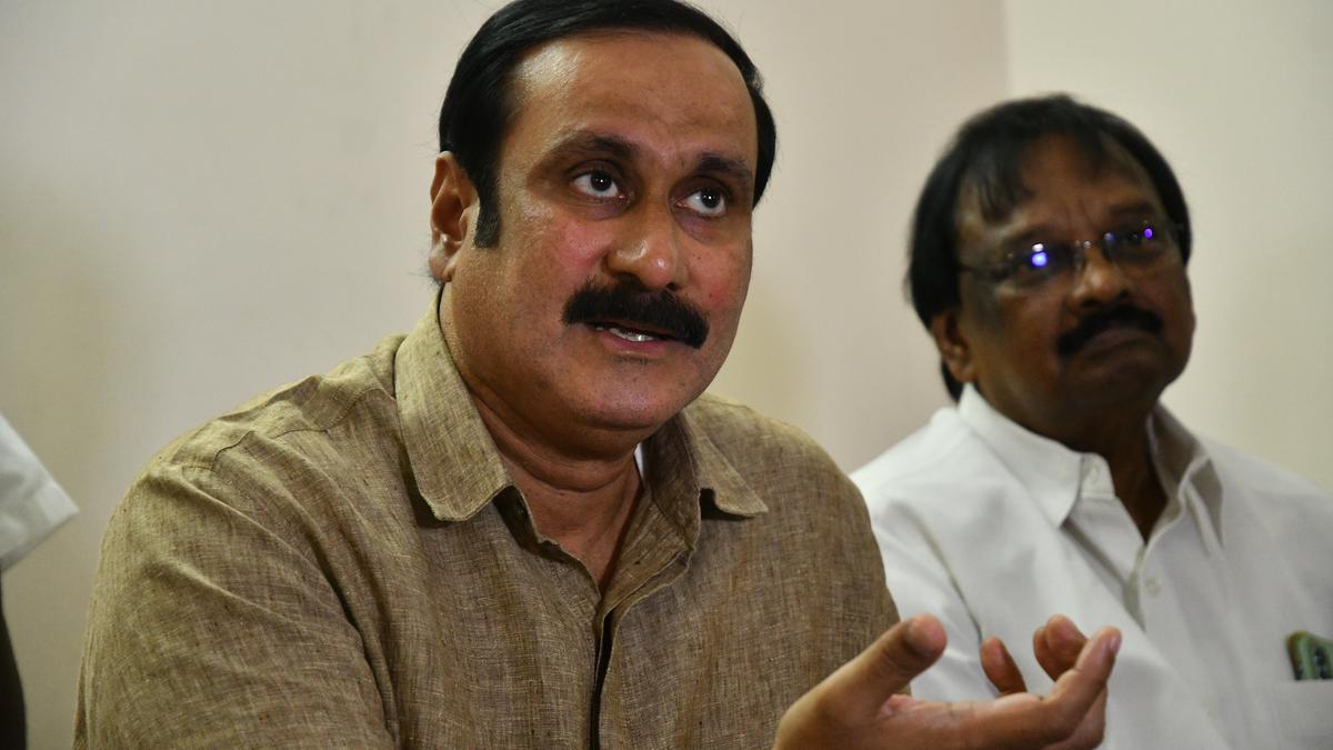 Anbumani wants State Govt. to stop public smoking near schools