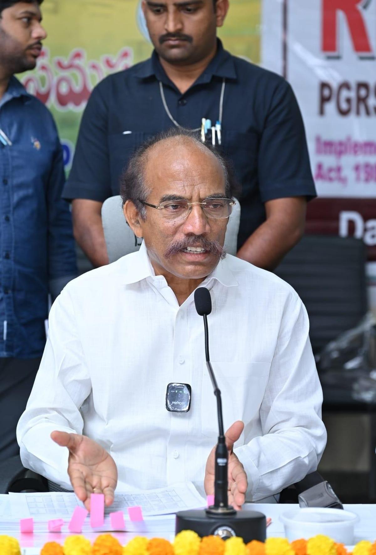 Commission chief assures commitment to welfare of SCs