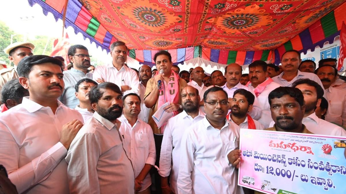 KTR urges govt. to come to rescue of autorickshaw drivers hit by free bus travel facility