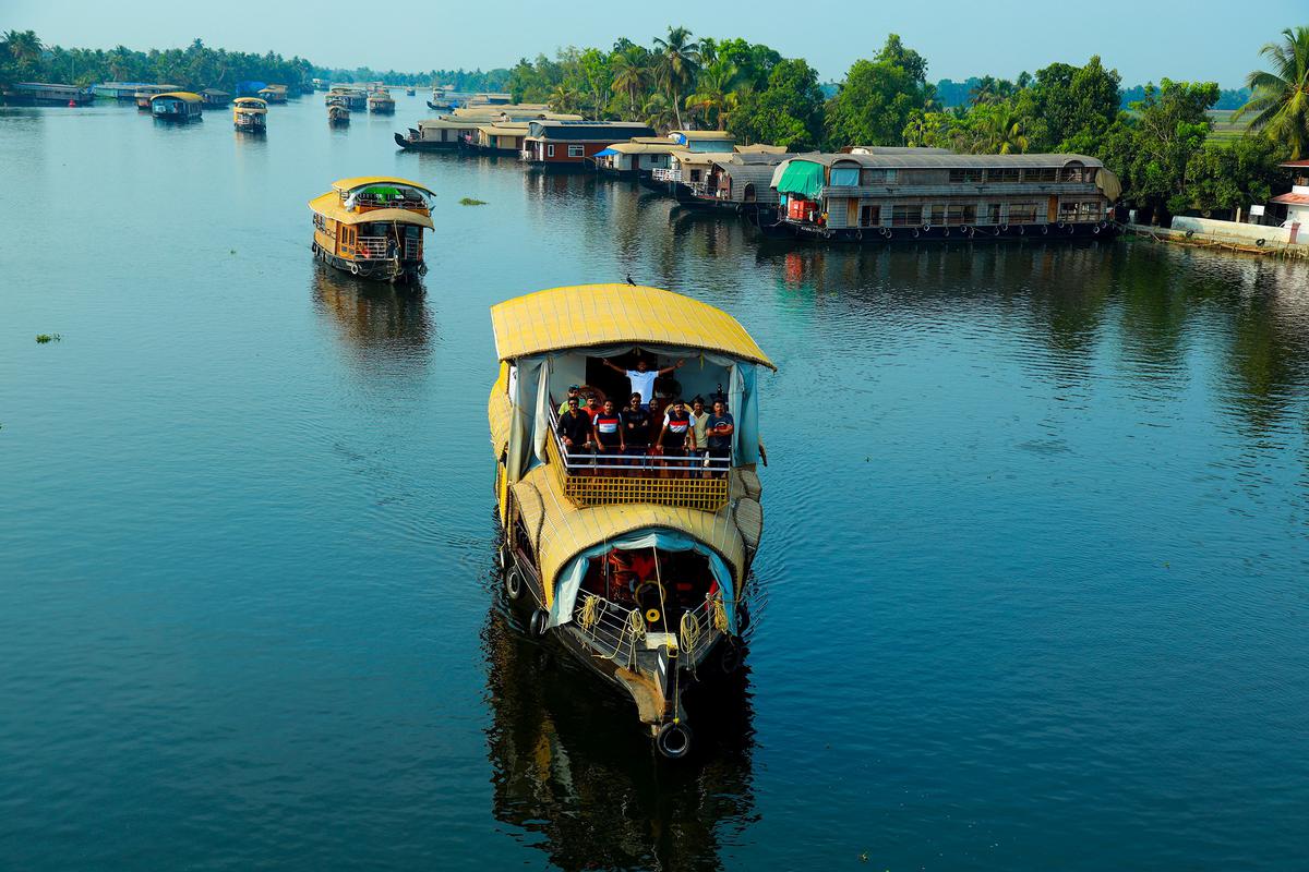 Houseboat industry in turbulent waters - The Hindu