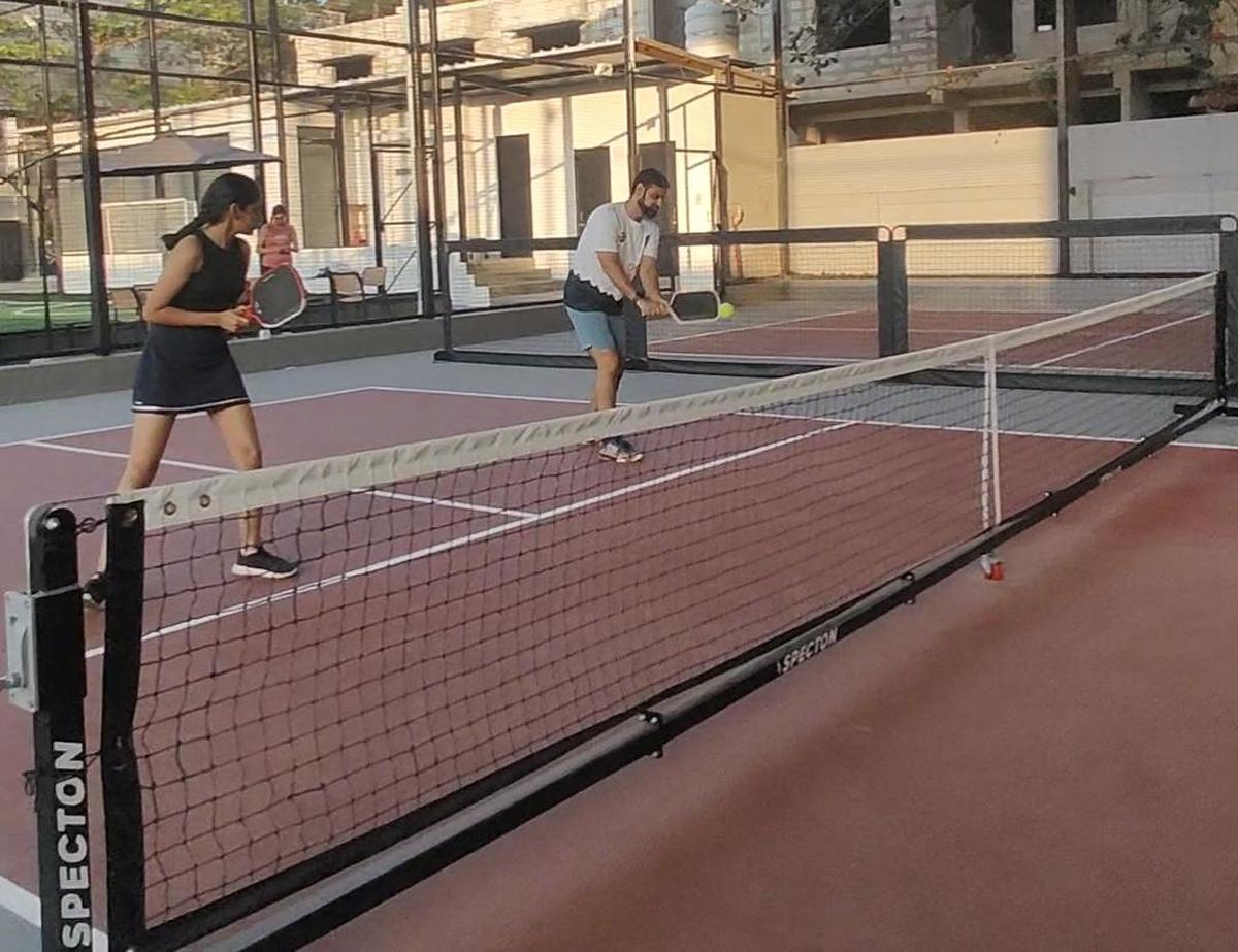 Diferentes faixas etárias jogam juntas em Winkin, Injambakkam