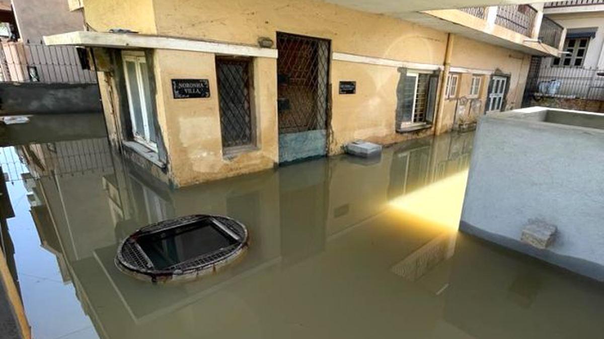 Heavy rains flood homes, roads in Bengaluru