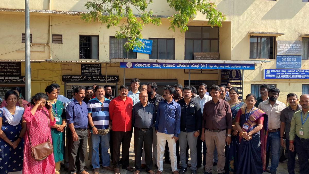 Agitating employees withdraw strike after Karnataka government offers 17% hike in basic salary as interim relief