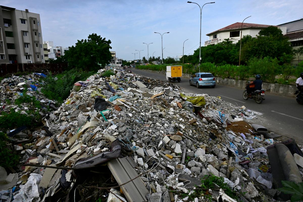The CCAP report notes that of the total Municipal Solid Waste (MSW) that Chennai collects, it processes only 20% and dumps the remaining 80% in dumpsites. File photograph





