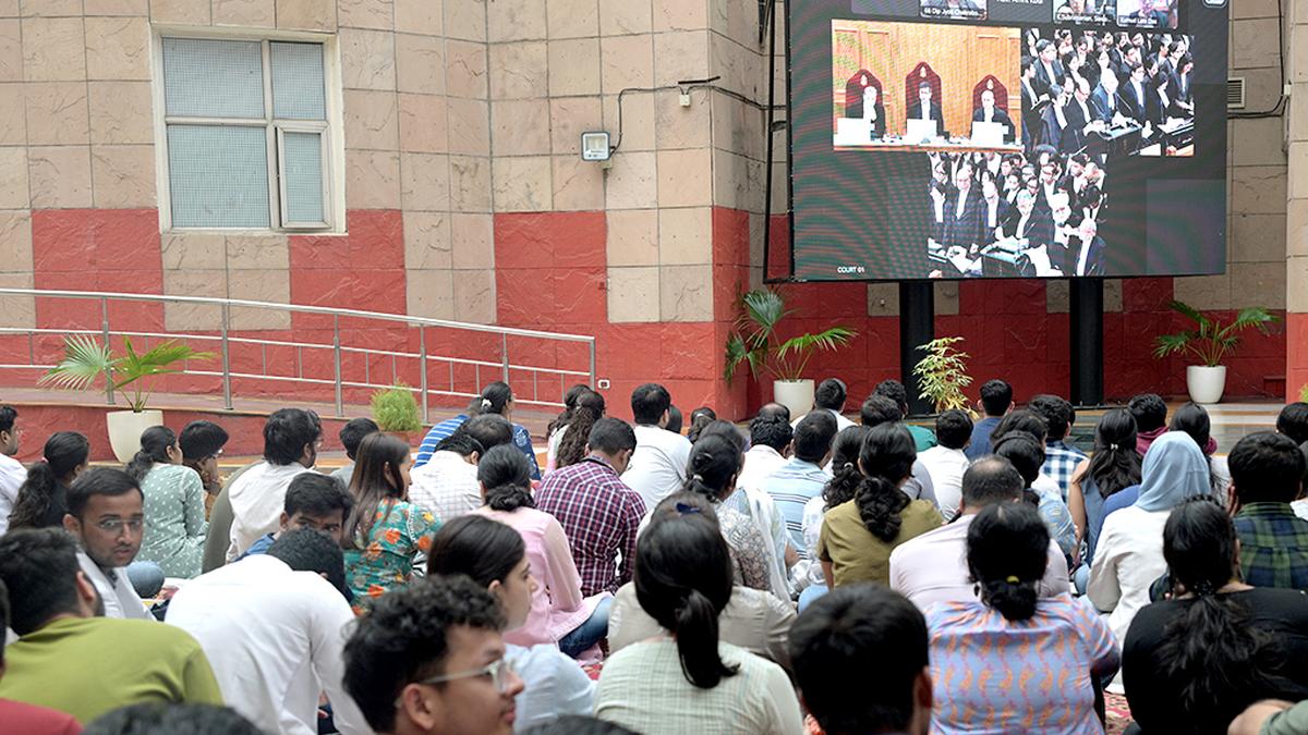Doctors at AIIMS-Delhi, Ram Manohar Lohia hospital call off 11-day strike