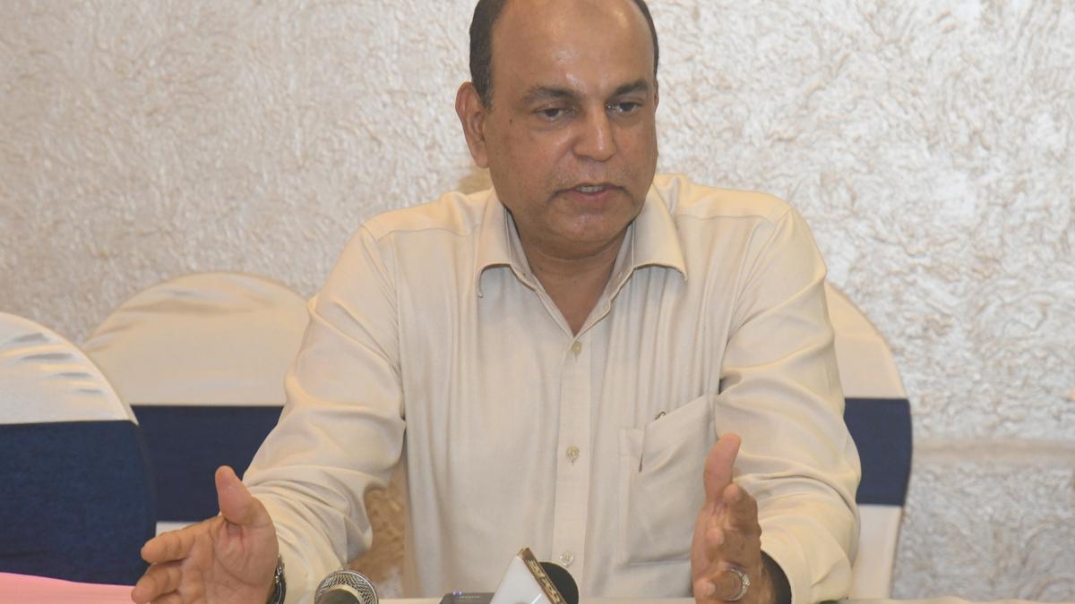 Karnataka govt. will be asked to make Sarojini Mahishi report binding on PSUs, says MLC