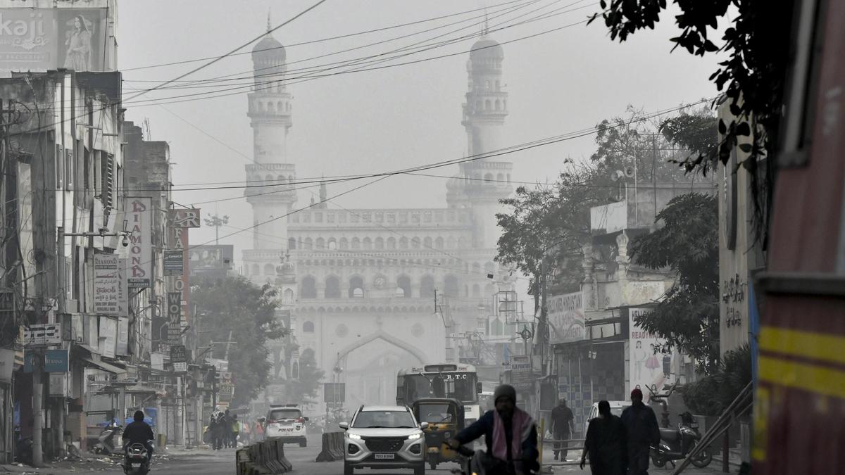 Dense fog blankets Hyderabad on New Year morning; IMD explains why