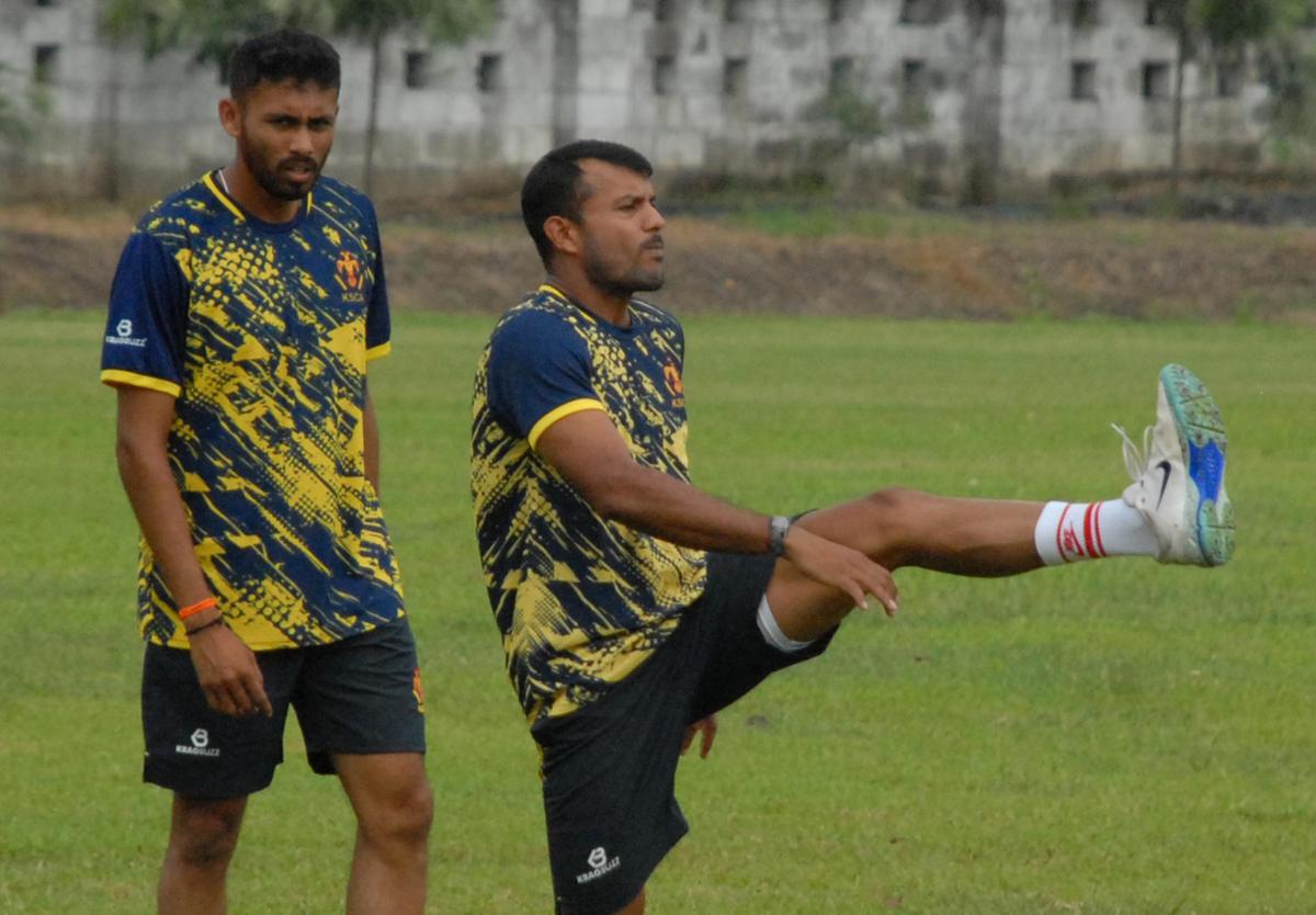 Mayank Agarwal and Vidhwath Kaverappa at  a training session ahead of Karnataka‘s Ranji Trophy match against Goa in Shivamogga on Friday, October 24, 2025. 