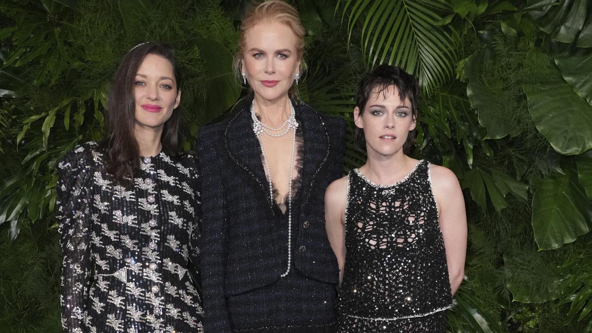 Hollywood stars spend Oscars eve at annual Chanel dinner