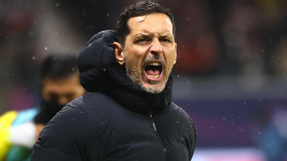 Toppmoller, kritik Şampiyonlar Ligi maçları öncesinde Eintracht Frankfurt’un teknik direktörü olarak görevden alındı