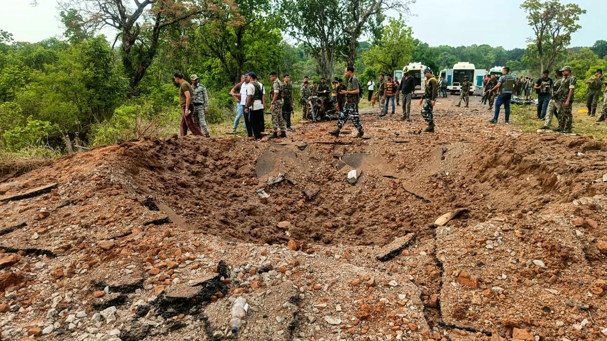 11 including 10 jawans killed in Dantewada Maoist attack