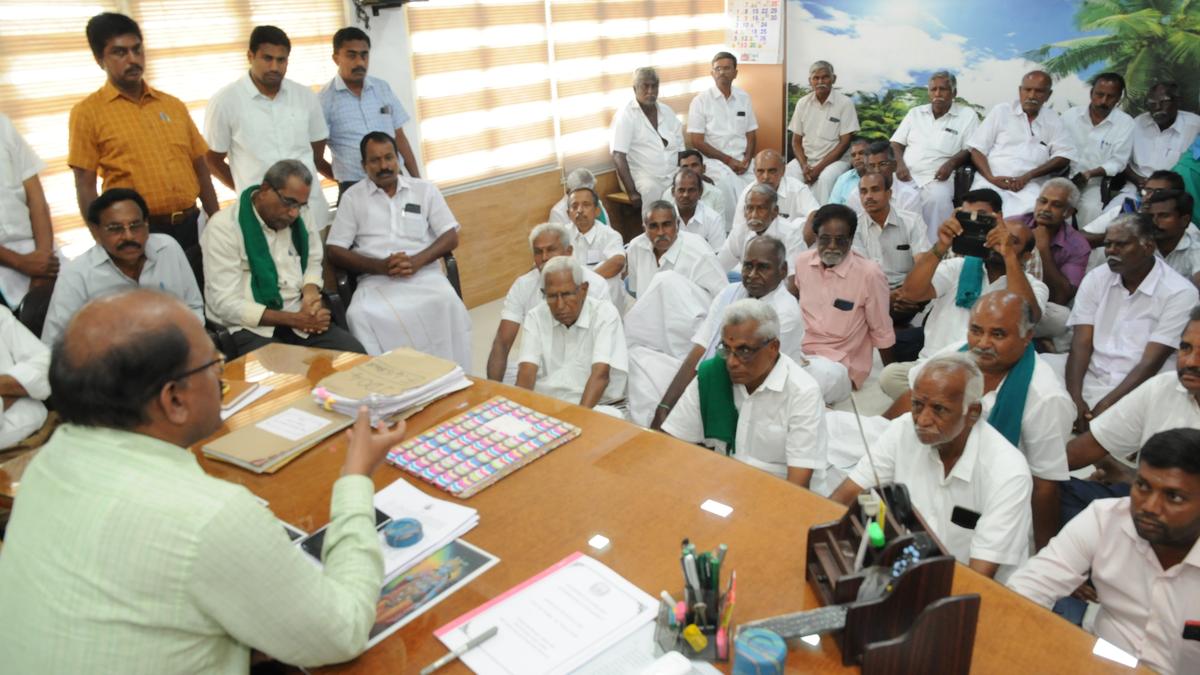 Farmers in Erode protest, demand release of water for irrigation as per government order