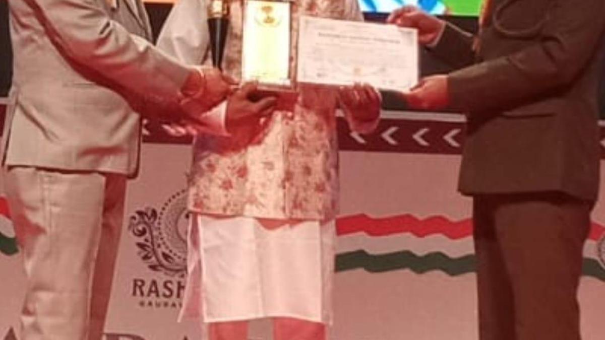 Retired Air Force officer honoured for 195 blood donations