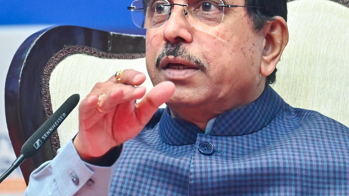 Participate in self-enumeration, appeals Union Minister Pralhad Joshi to public