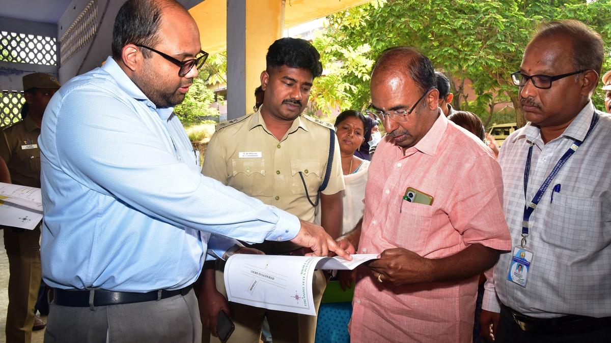 Erode (East) bypoll | District Election team inspects college to use as counting centre