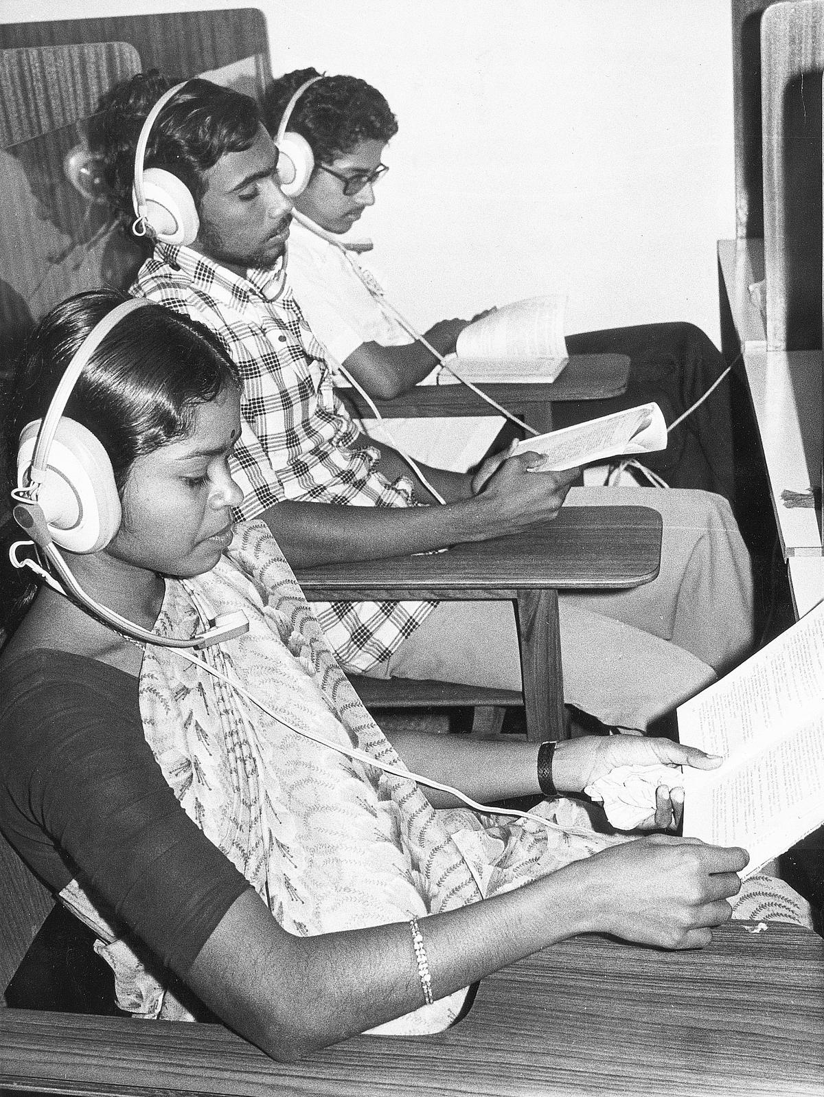 An audio-visual class of German in progress at the Max Mueller Bhavan in Madras in 1982. 
