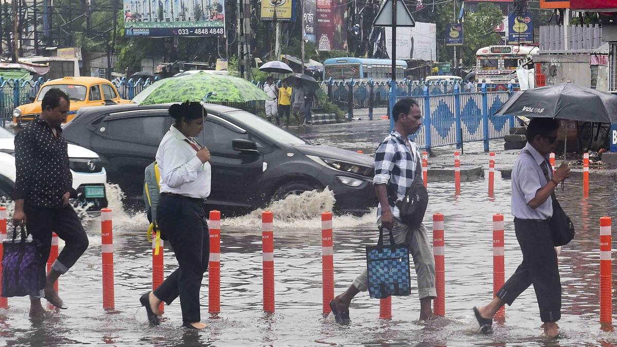 Two killed, normal life disrupted as Cyclone Remal ravages parts of Bengal